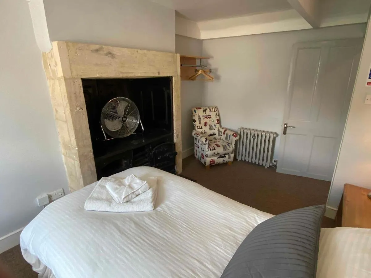 Bath Roof Terrace Apartment, City Centre, Sleeps Up To 8 0*,  United Kingdom