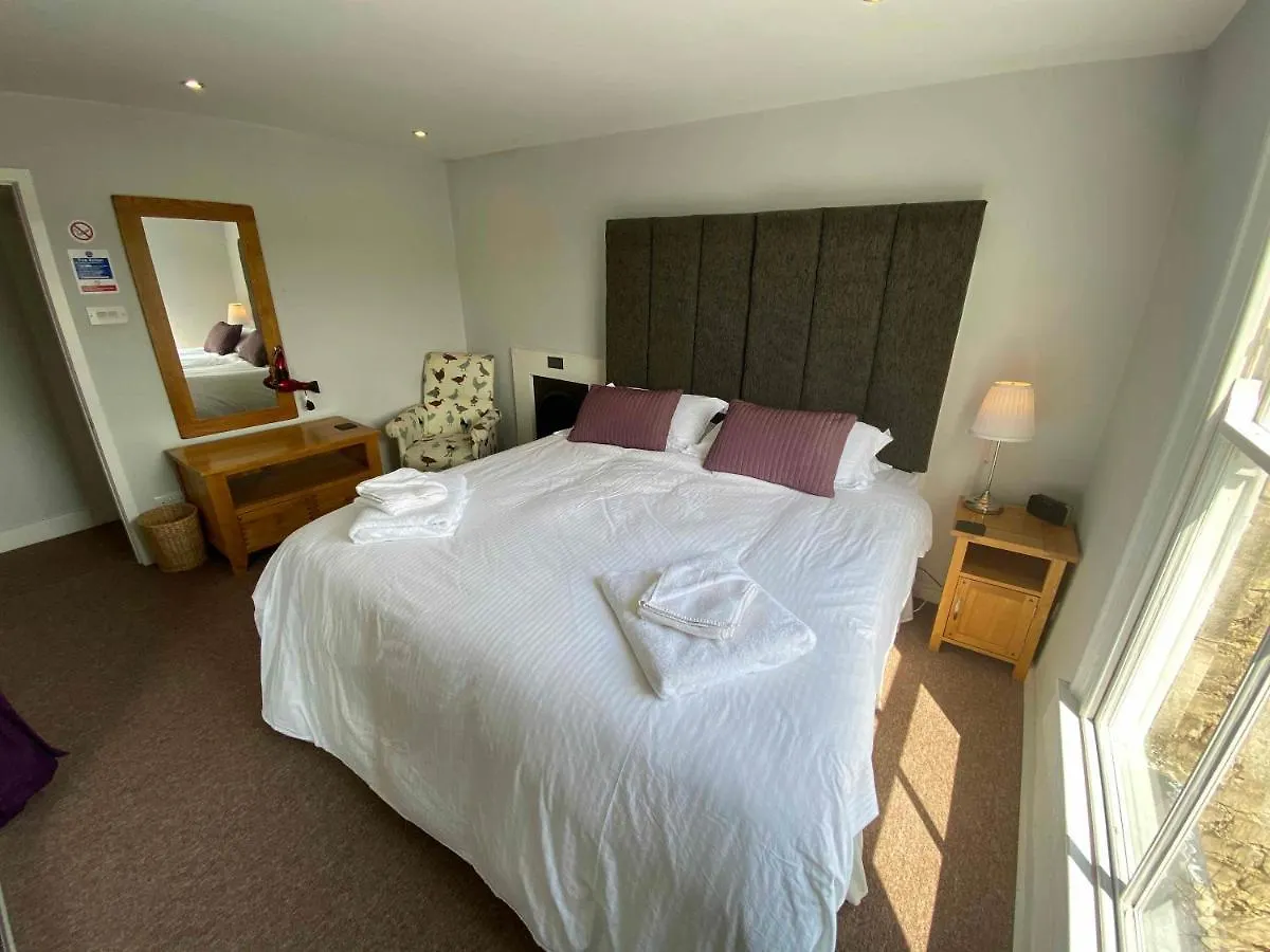 Bath Roof Terrace Apartment, City Centre, Sleeps Up To 8 0*,  United Kingdom