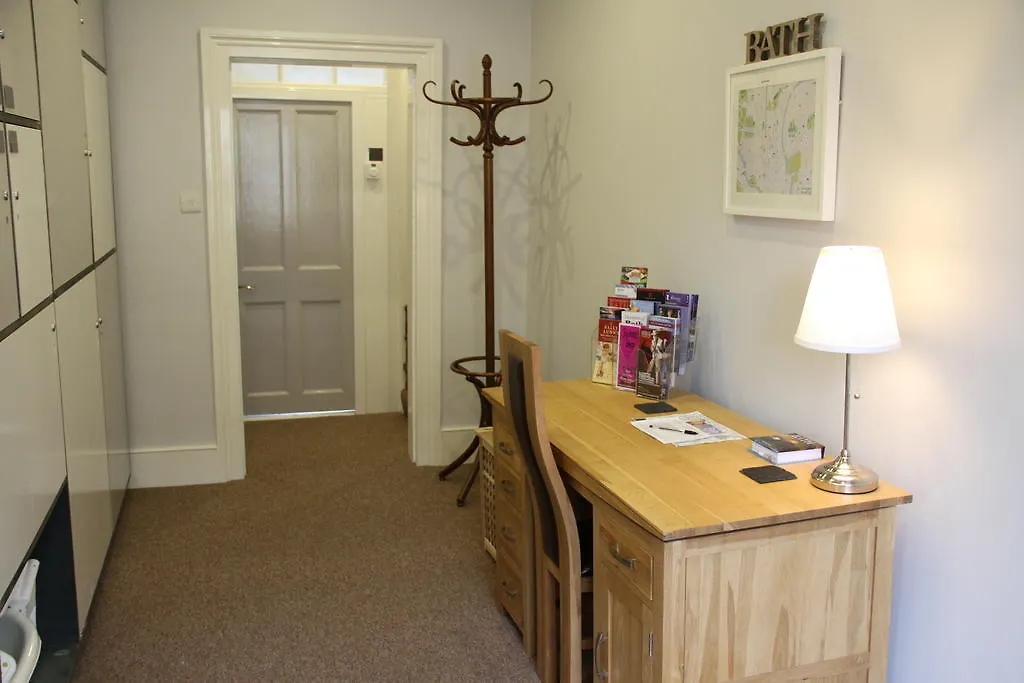 Bath Roof Terrace Apartment, City Centre, Sleeps Up To 8 United Kingdom